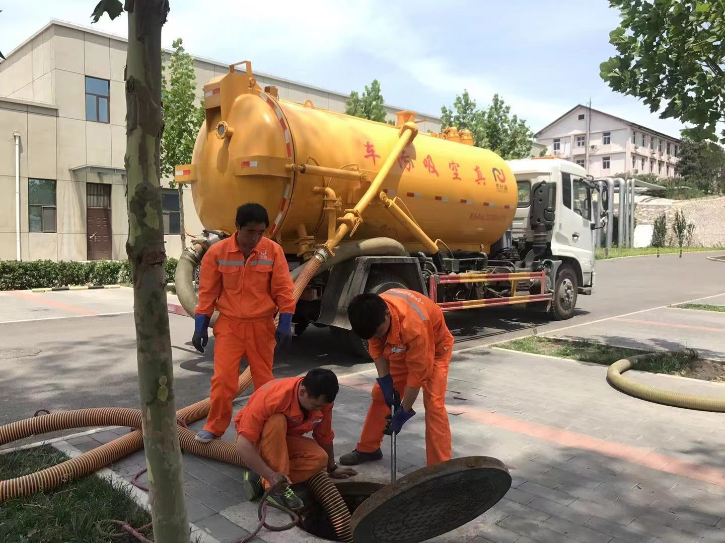 汶上化粪池清理与5-8吨吸粪车施工效率分析